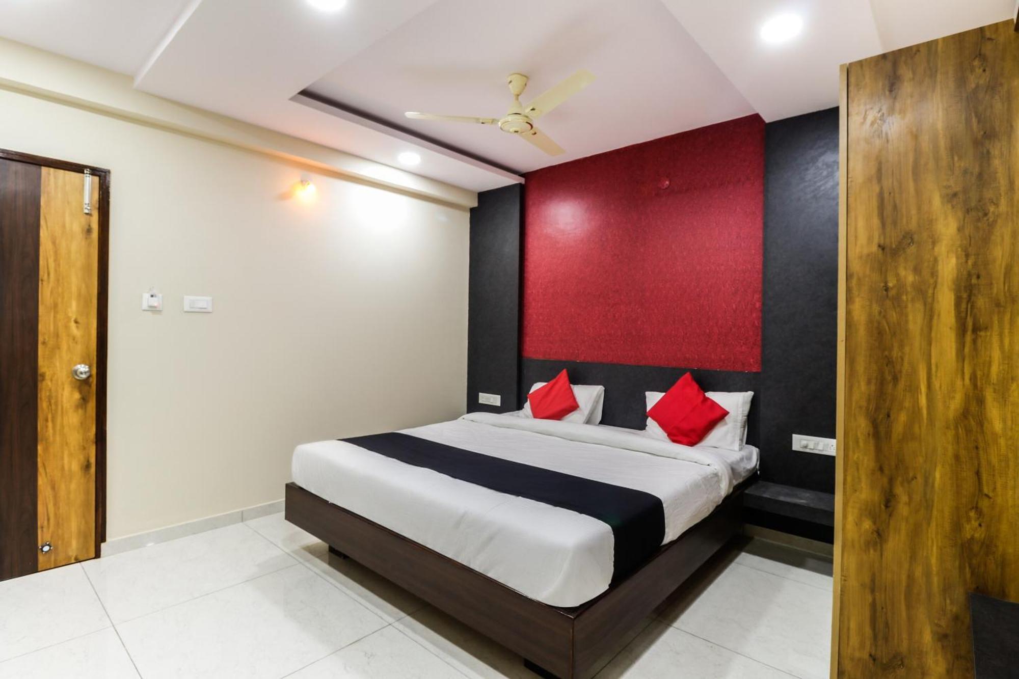 Capital O N R Residency Hotel Yelahanka Kültér fotó